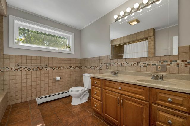 15 Adams Avenue, Seabrook, NH 03874