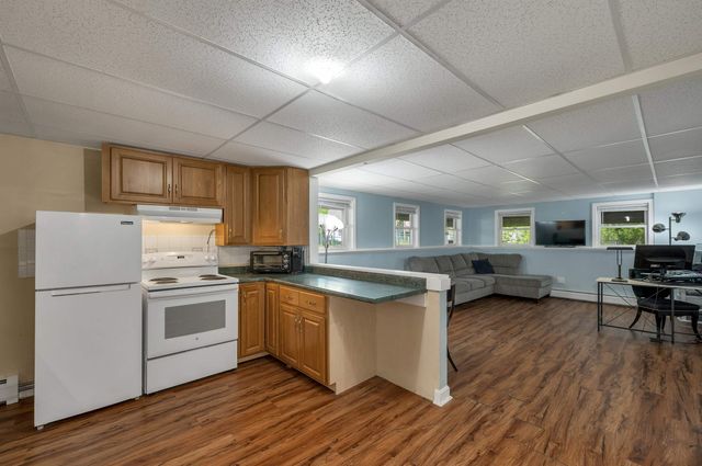 15 Adams Avenue, Seabrook, NH 03874