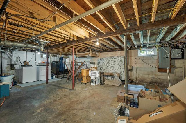 15 Adams Avenue, Seabrook, NH 03874