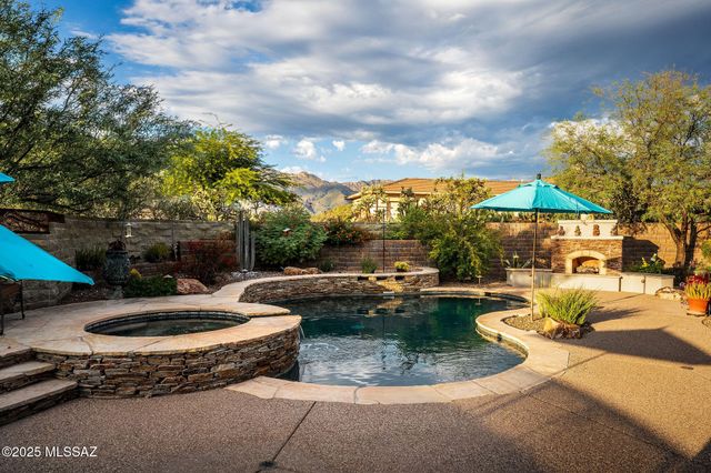 6129 E Coyotes Den Place, Tucson, AZ 85750