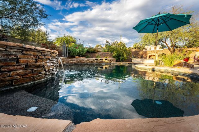 6129 E Coyotes Den Place, Tucson, AZ 85750