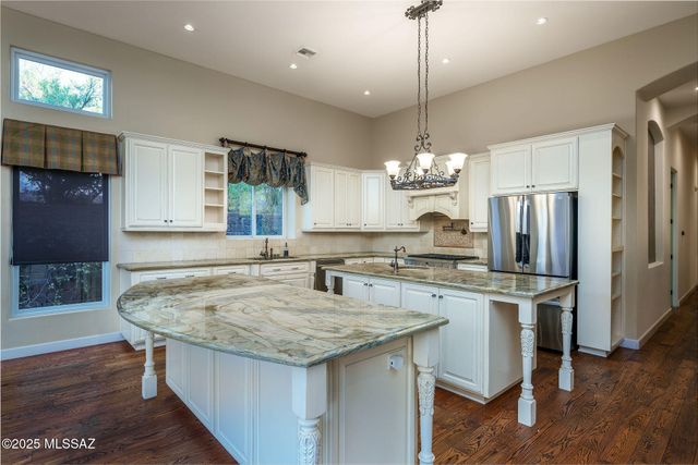 6129 E Coyotes Den Place, Tucson, AZ 85750