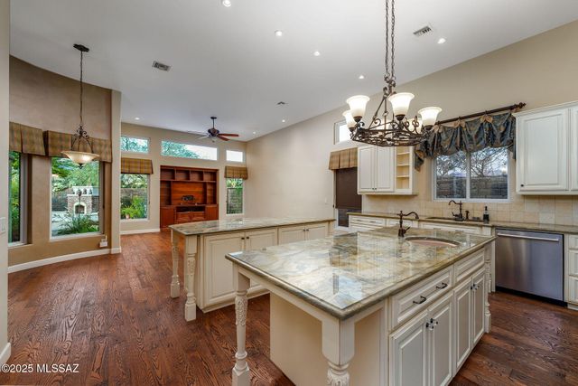 6129 E Coyotes Den Place, Tucson, AZ 85750