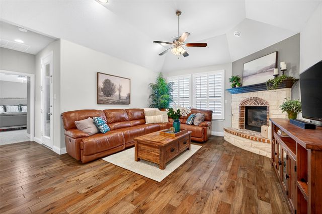 833 Countryside Way, Little Elm, TX 76227