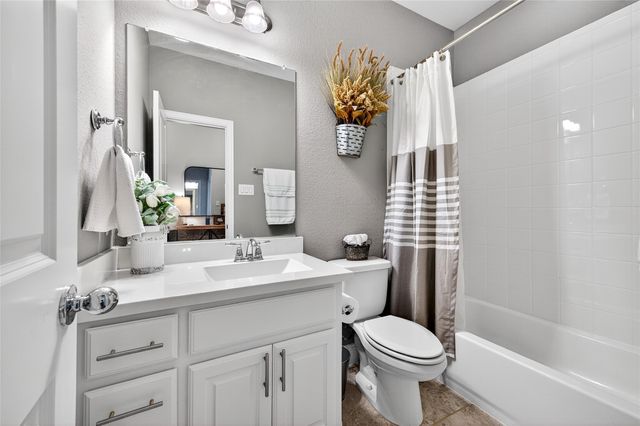 833 Countryside Way, Little Elm, TX 76227