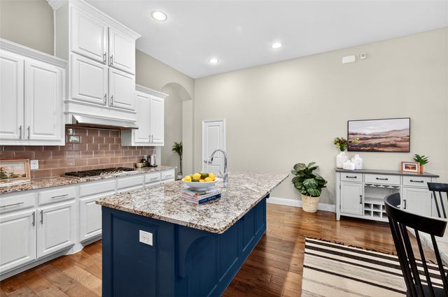 833 Countryside Way, Little Elm, TX 76227