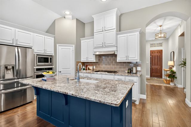 833 Countryside Way, Little Elm, TX 76227