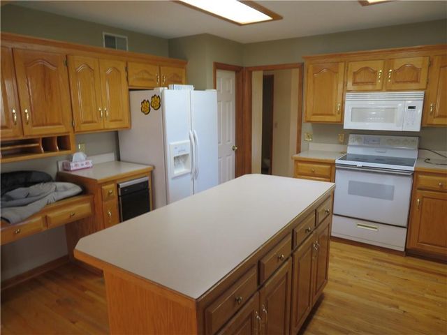 114 Overhill Drive, Paola, KS 66071