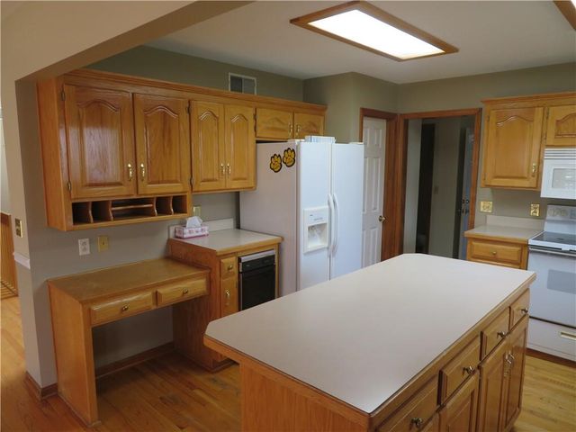 114 Overhill Drive, Paola, KS 66071