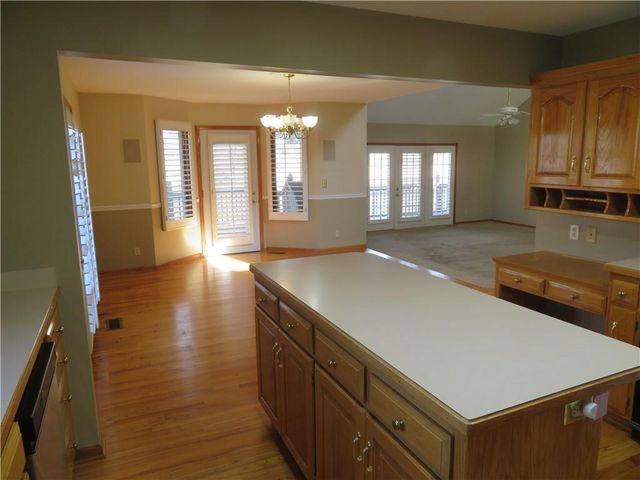 114 Overhill Drive, Paola, KS 66071