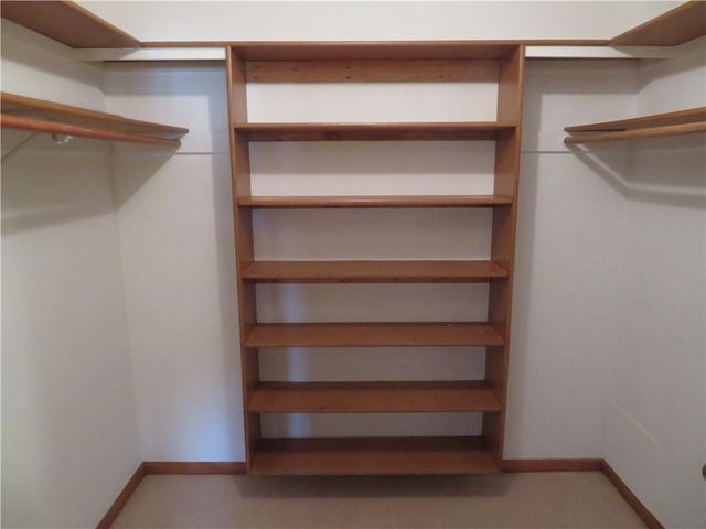 114 Overhill Drive, Paola, KS 66071