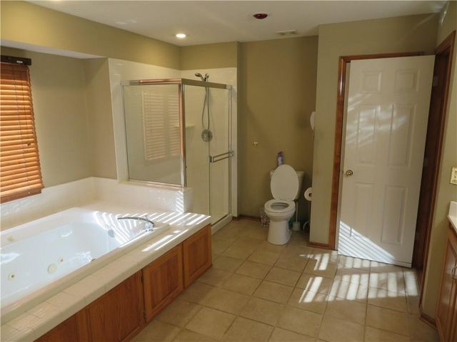 114 Overhill Drive, Paola, KS 66071