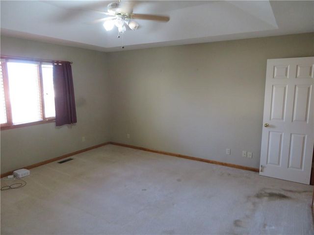 114 Overhill Drive, Paola, KS 66071