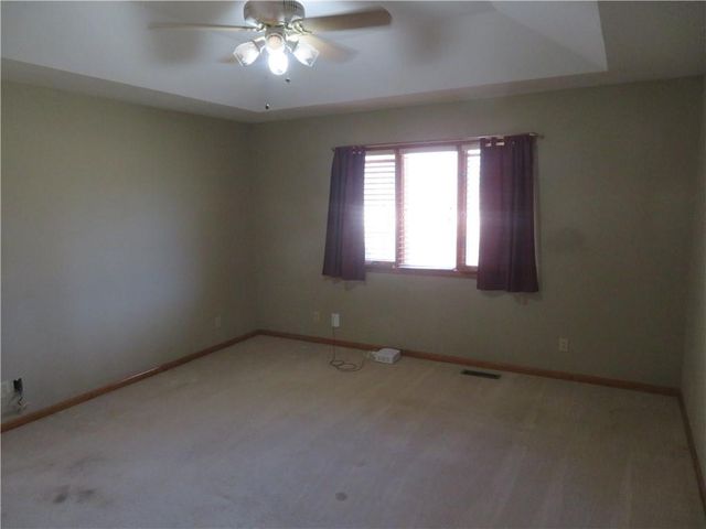 114 Overhill Drive, Paola, KS 66071