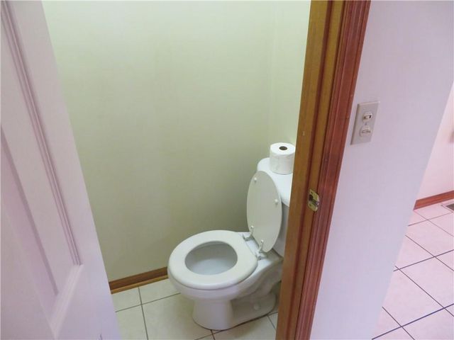 114 Overhill Drive, Paola, KS 66071