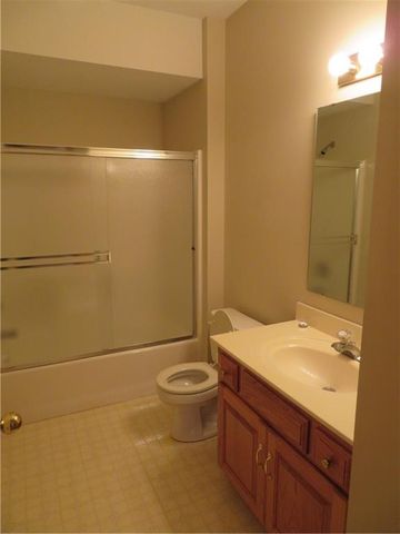 114 Overhill Drive, Paola, KS 66071