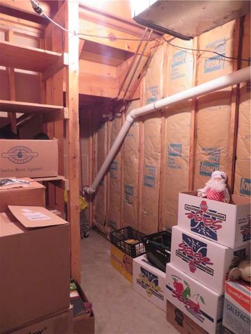 114 Overhill Drive, Paola, KS 66071