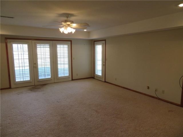 114 Overhill Drive, Paola, KS 66071