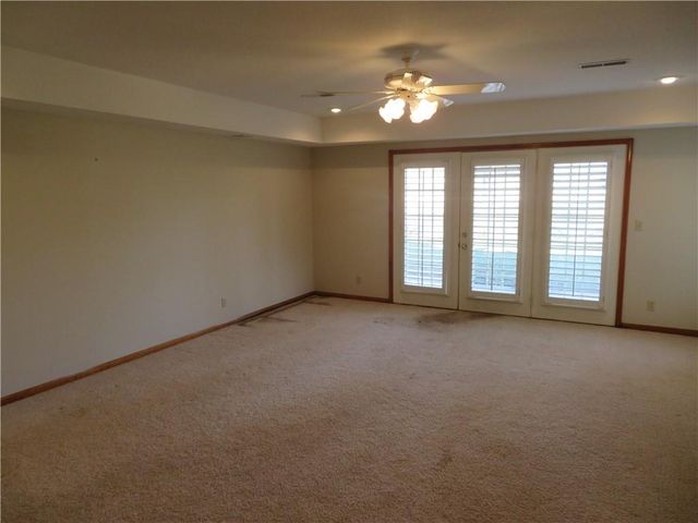 114 Overhill Drive, Paola, KS 66071