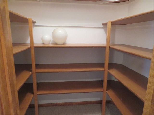 114 Overhill Drive, Paola, KS 66071