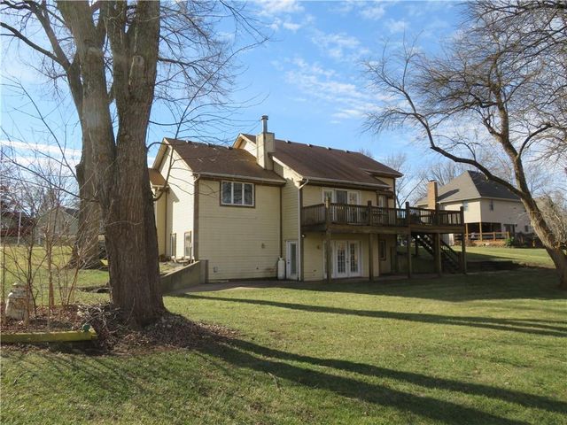 114 Overhill Drive, Paola, KS 66071