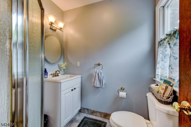 15 Shaffer St, Branchburg Twp., NJ 08876