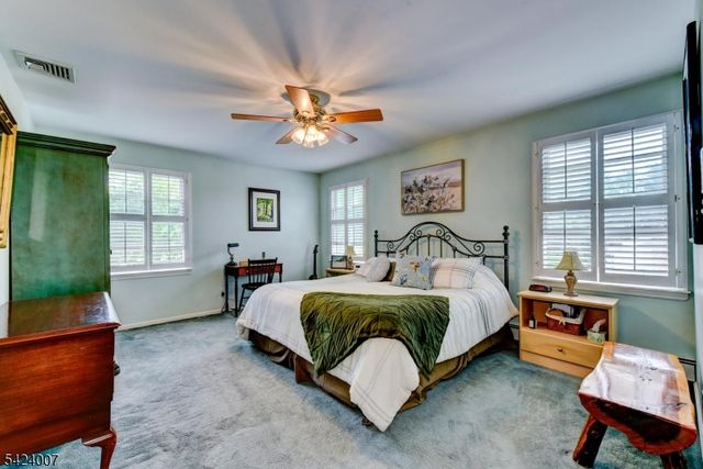 15 Shaffer St, Branchburg Twp., NJ 08876
