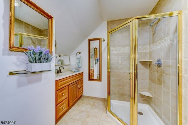15 Shaffer St, Branchburg Twp., NJ 08876