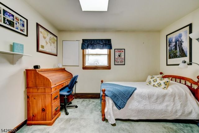 15 Shaffer St, Branchburg Twp., NJ 08876