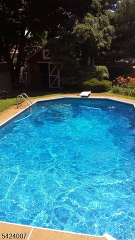 15 Shaffer St, Branchburg Twp., NJ 08876