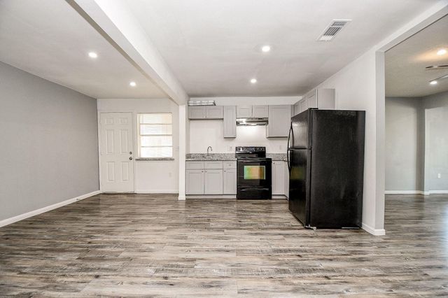 8308 John Street, Houston, TX 77012