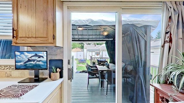 31 Briarwood Avenue, Keansburg, NJ 07734