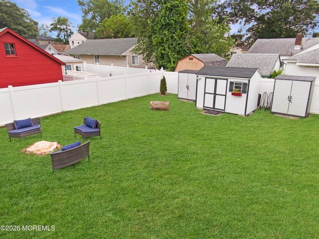 31 Briarwood Avenue, Keansburg, NJ 07734