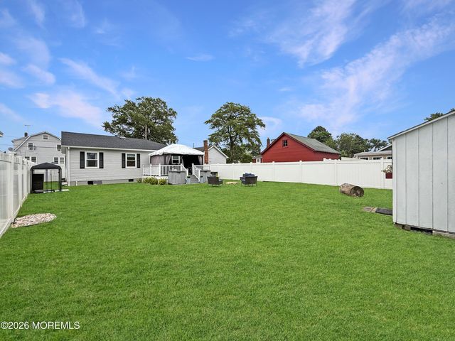 31 Briarwood Avenue, Keansburg, NJ 07734