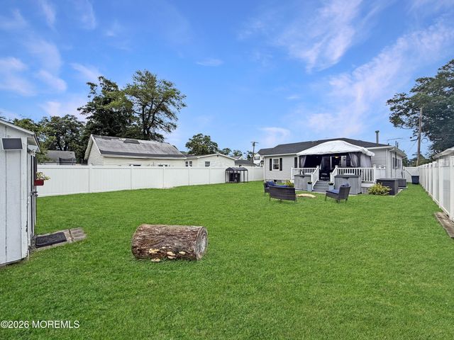 31 Briarwood Avenue, Keansburg, NJ 07734