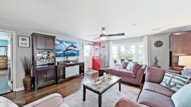 31 Briarwood Avenue, Keansburg, NJ 07734