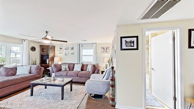 31 Briarwood Avenue, Keansburg, NJ 07734