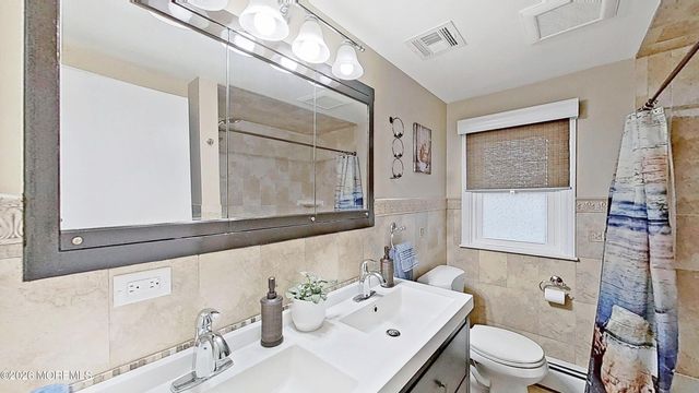 31 Briarwood Avenue, Keansburg, NJ 07734