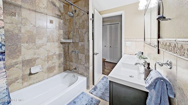 31 Briarwood Avenue, Keansburg, NJ 07734