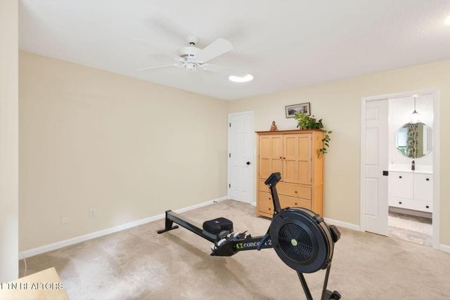 150 Lynhurst Dr, Crossville, TN 38558