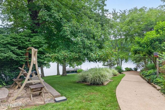 150 Lynhurst Dr, Crossville, TN 38558