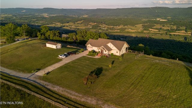 150 Lynhurst Dr, Crossville, TN 38558