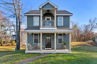 7 Gena Avenue, Derry, NH 03038