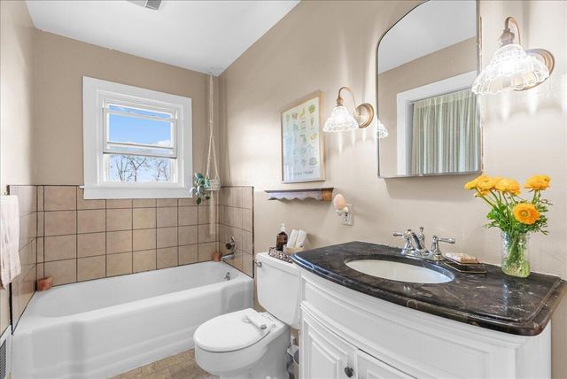 975 Elliott Road, Fowlerville, MI 48836