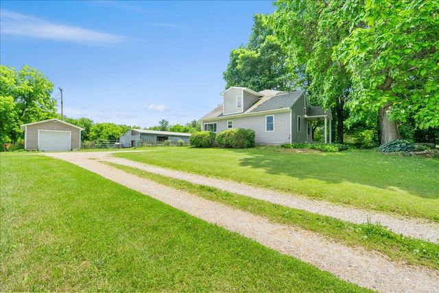 975 Elliott Road, Fowlerville, MI 48836