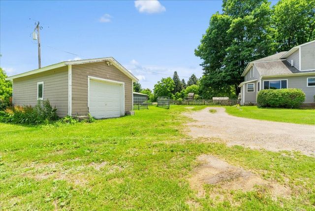 975 Elliott Road, Fowlerville, MI 48836