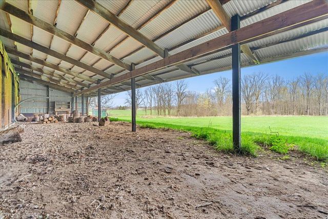 975 Elliott Road, Fowlerville, MI 48836