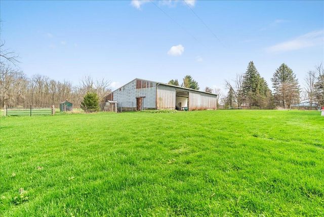 975 Elliott Road, Fowlerville, MI 48836