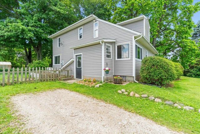 975 Elliott Road, Fowlerville, MI 48836