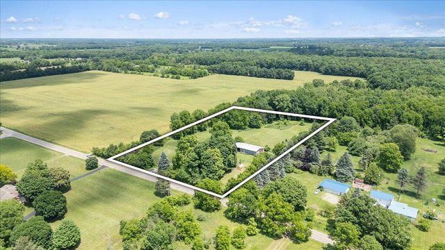 975 Elliott Road, Fowlerville, MI 48836